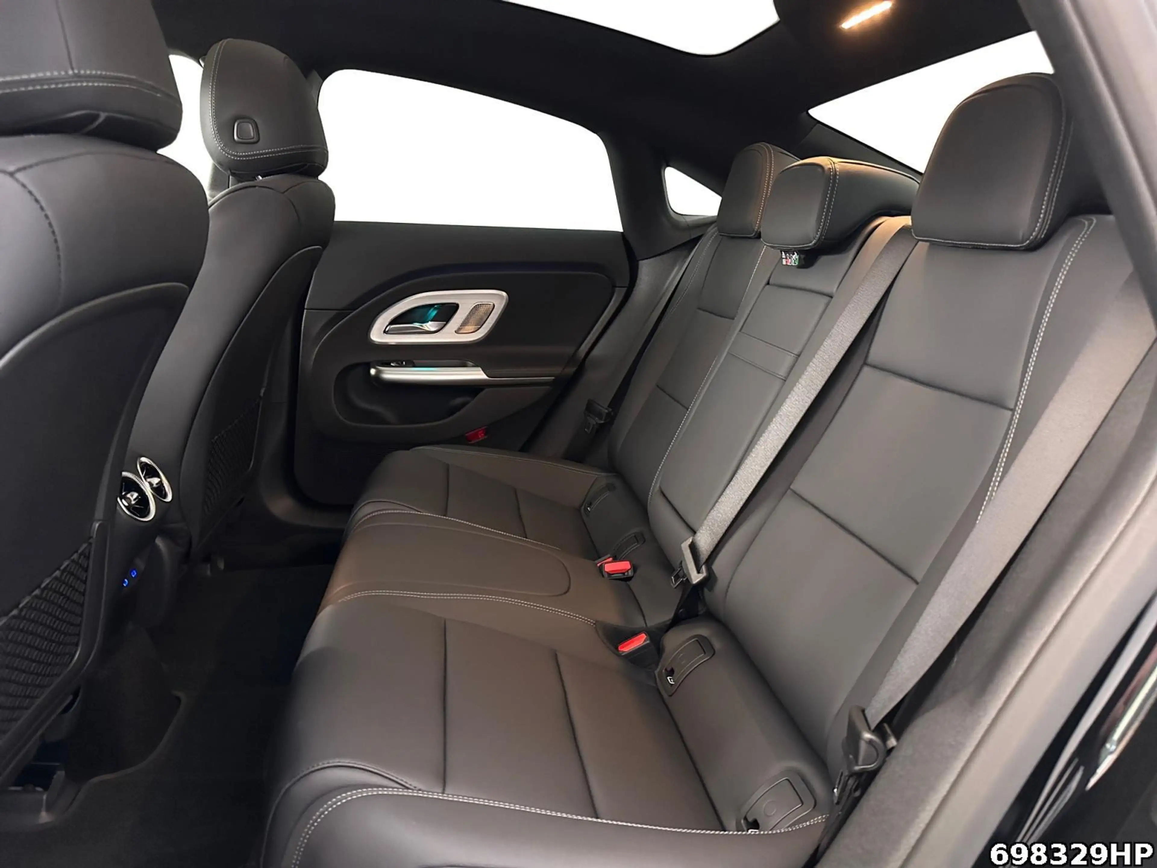 Mercedes-Benz CLA 250 +NIGHT+PANO+BURMESTER+MULTIBEAM+ — photo 12
