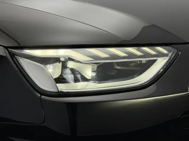 Audi A4 view 24