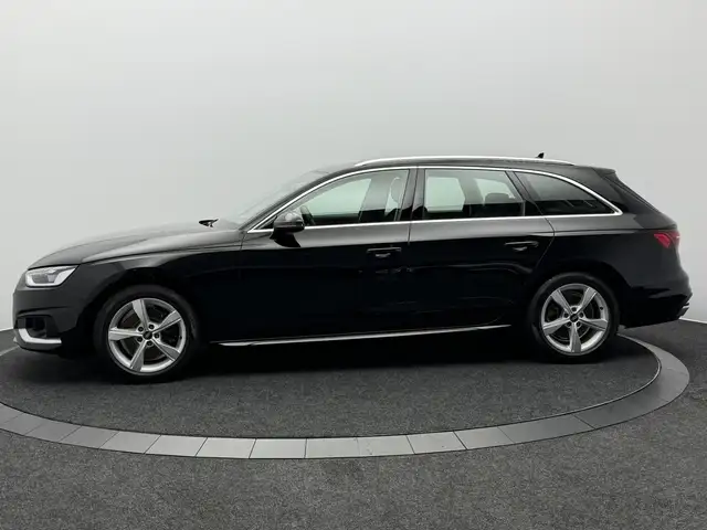 Audi A4 view 8