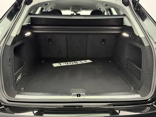 Audi A4 view 18