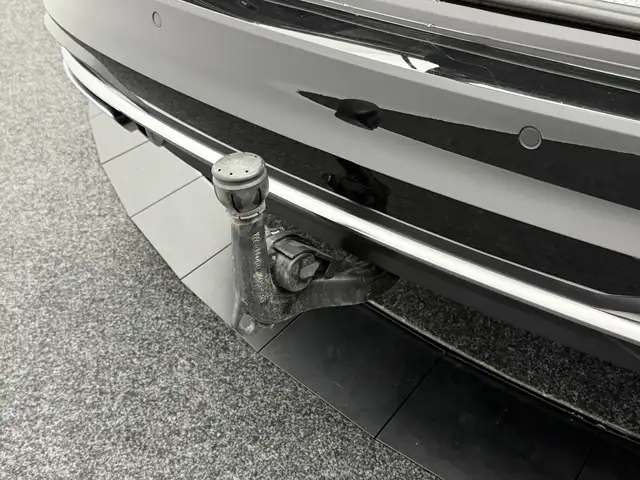 Audi A4 view 16