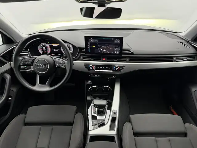 Audi A4 view 10