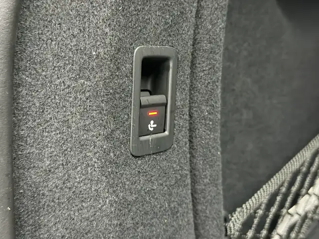 Audi A4 view 17