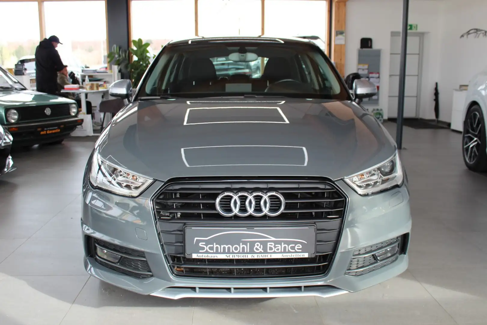 Audi A1 Sportback 1.0 TFSI S tronic S line sport Gris - 2