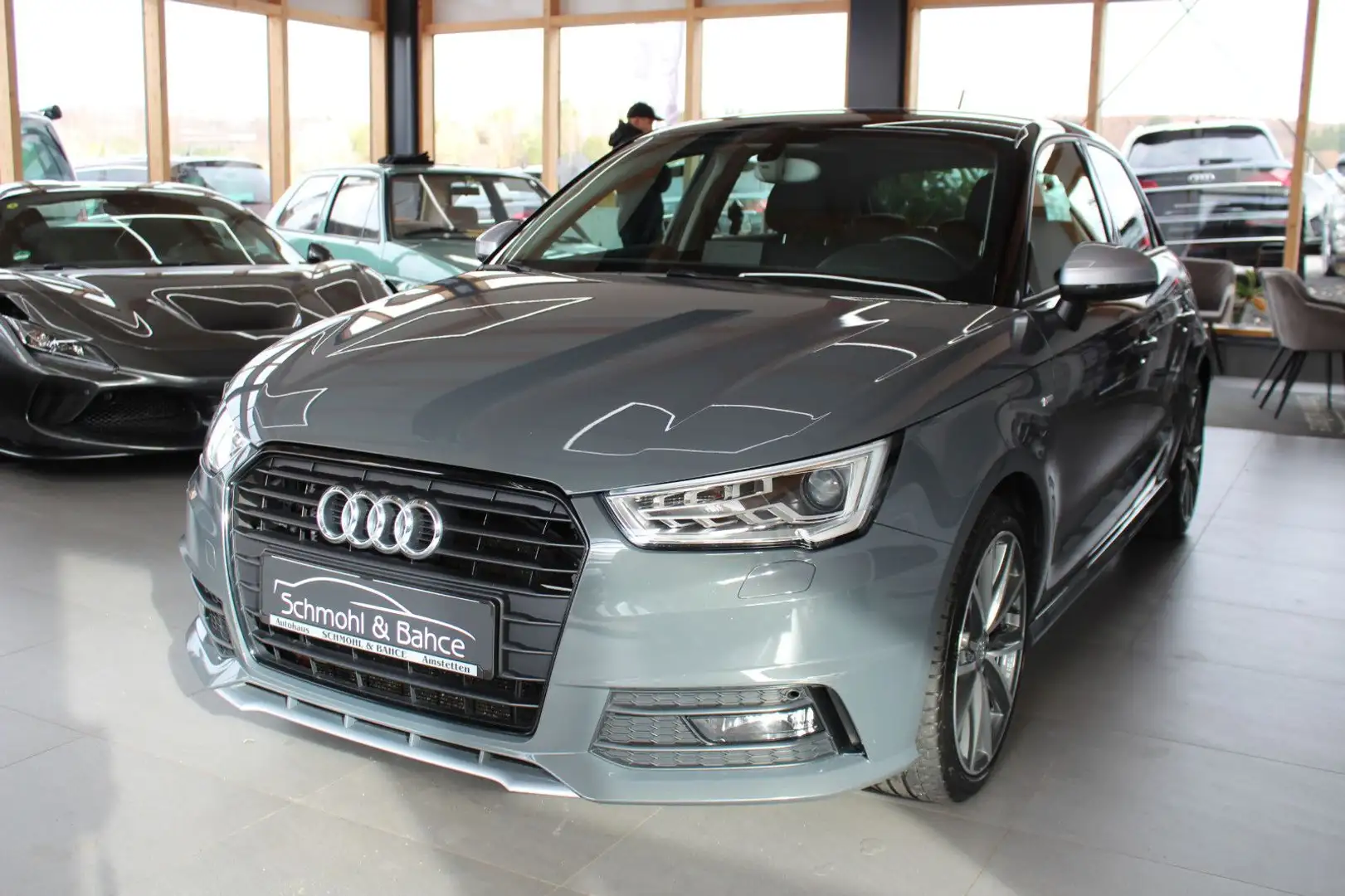 Audi A1 Sportback 1.0 TFSI S tronic S line sport Gris - 1