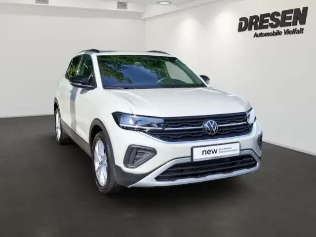 Volkswagen T-Cross view 2
