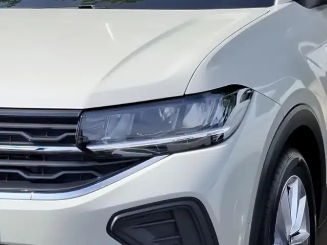 Volkswagen T-Cross view 5