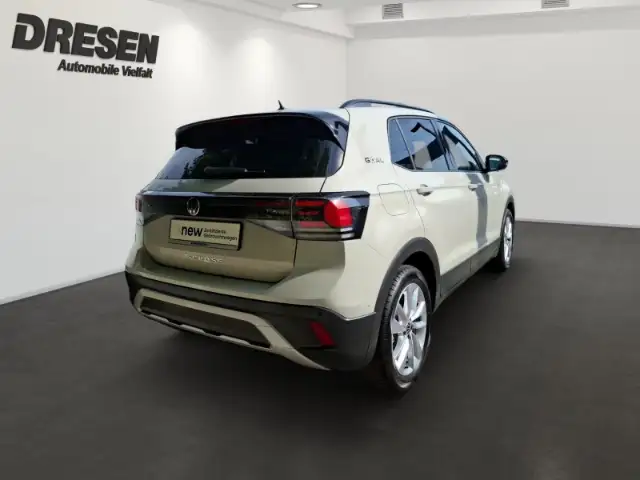 Volkswagen T-Cross view 3