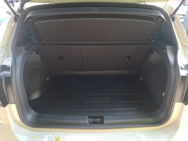 Volkswagen T-Cross view 11