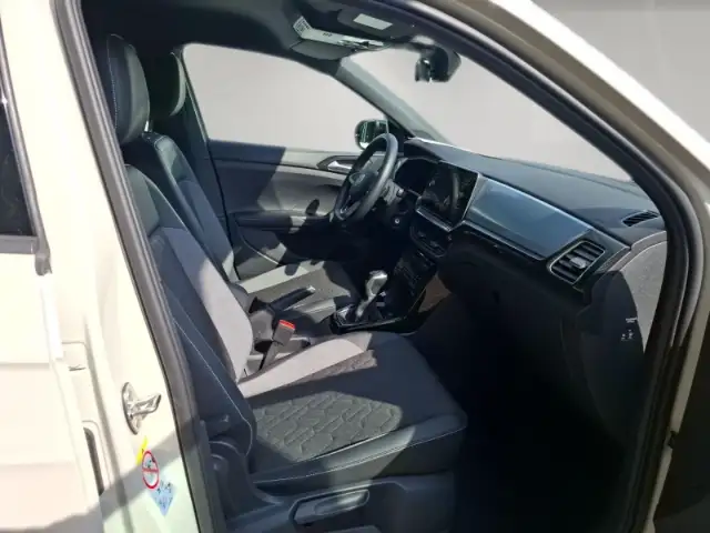 Volkswagen T-Cross view 13
