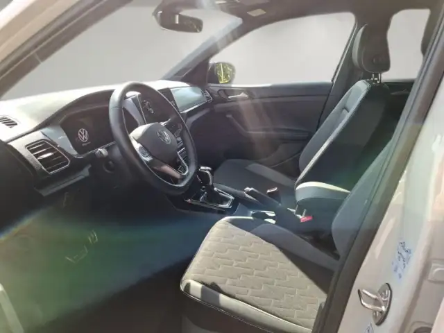 Volkswagen T-Cross view 7