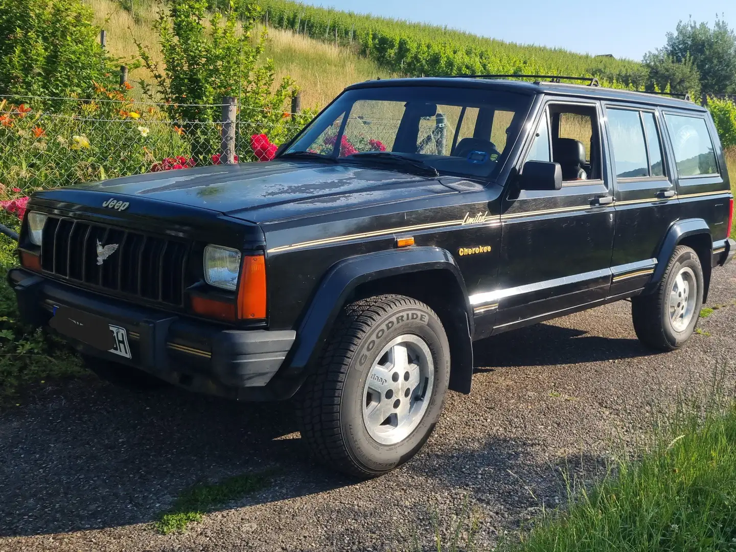 Jeep Cherokee 4.0 Limited Schwarz - 1