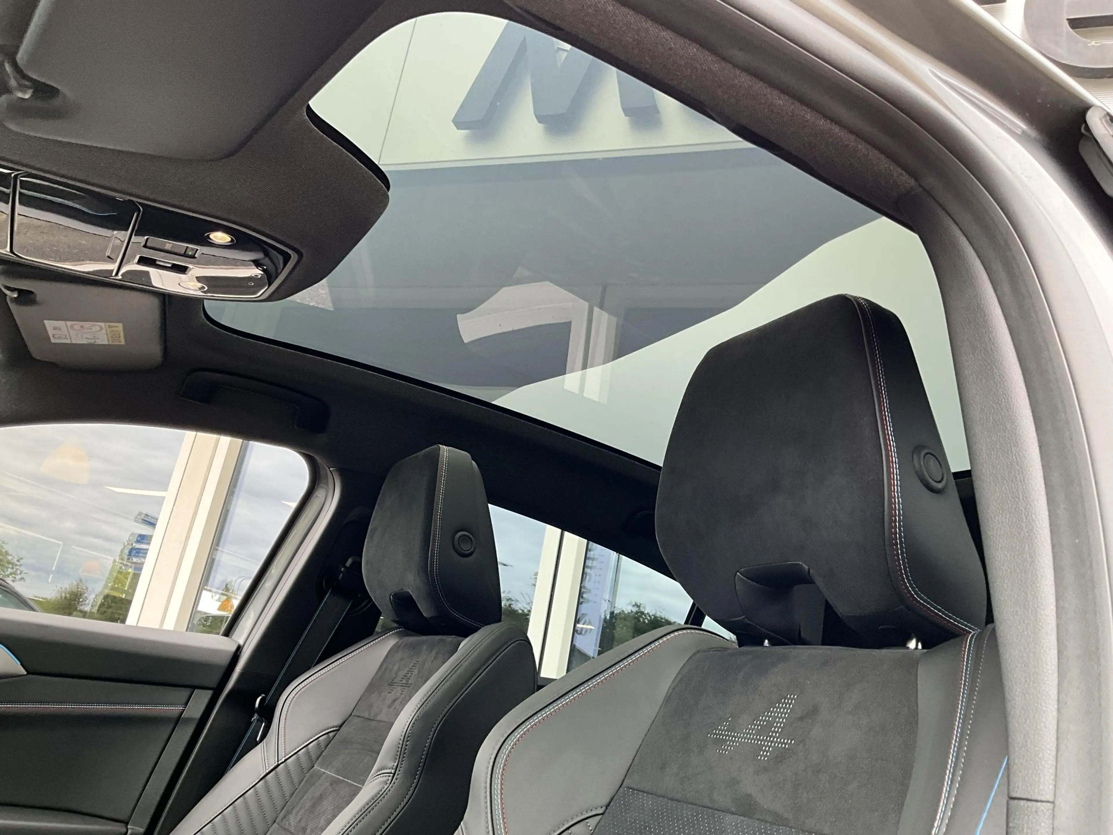 Renault Rafale 1.2 E-Tech 4x4 plug-in hybrid 300 esprit Alpine — photo 15