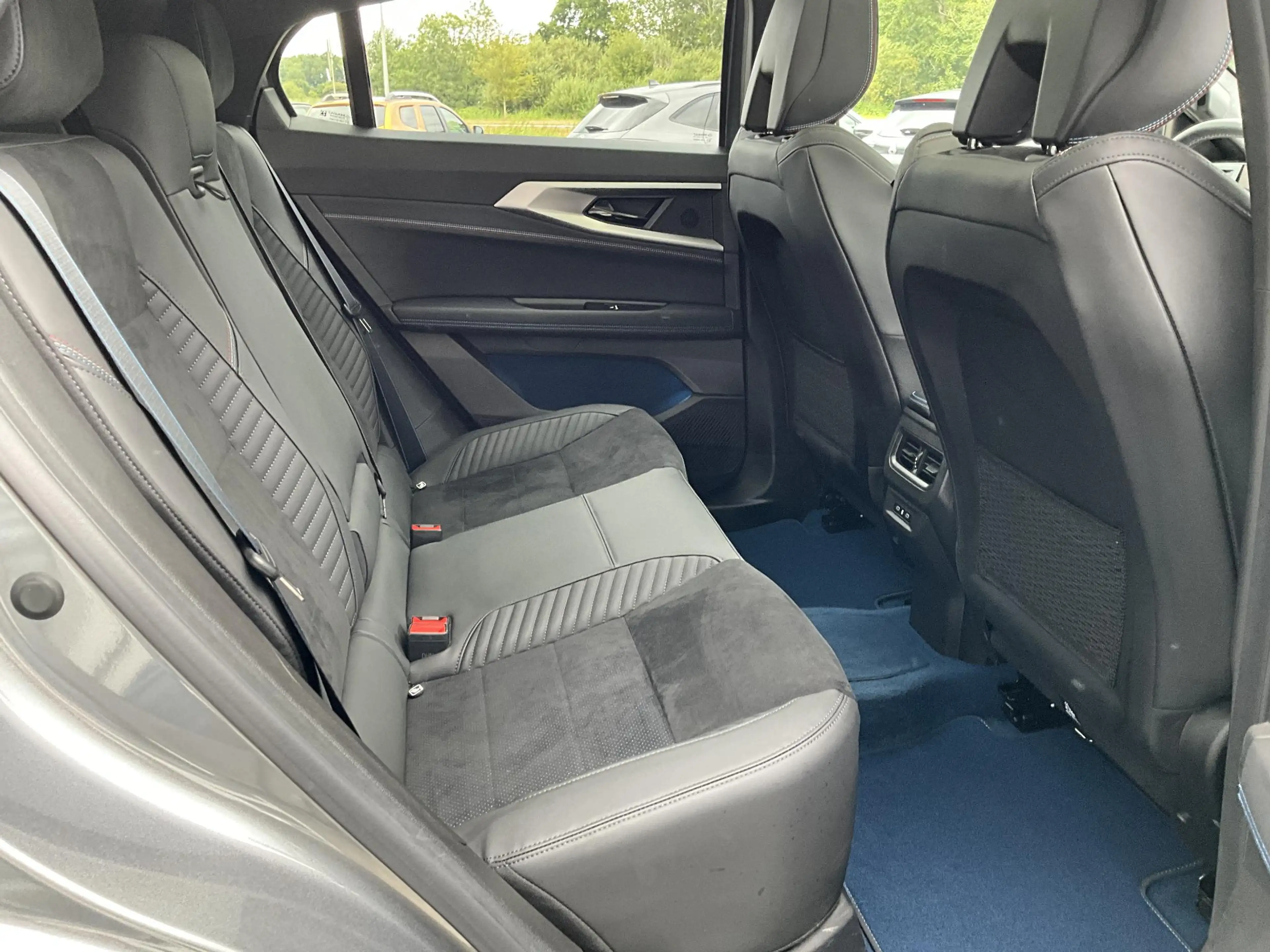 Renault Rafale 1.2 E-Tech 4x4 plug-in hybrid 300 esprit Alpine — photo 8