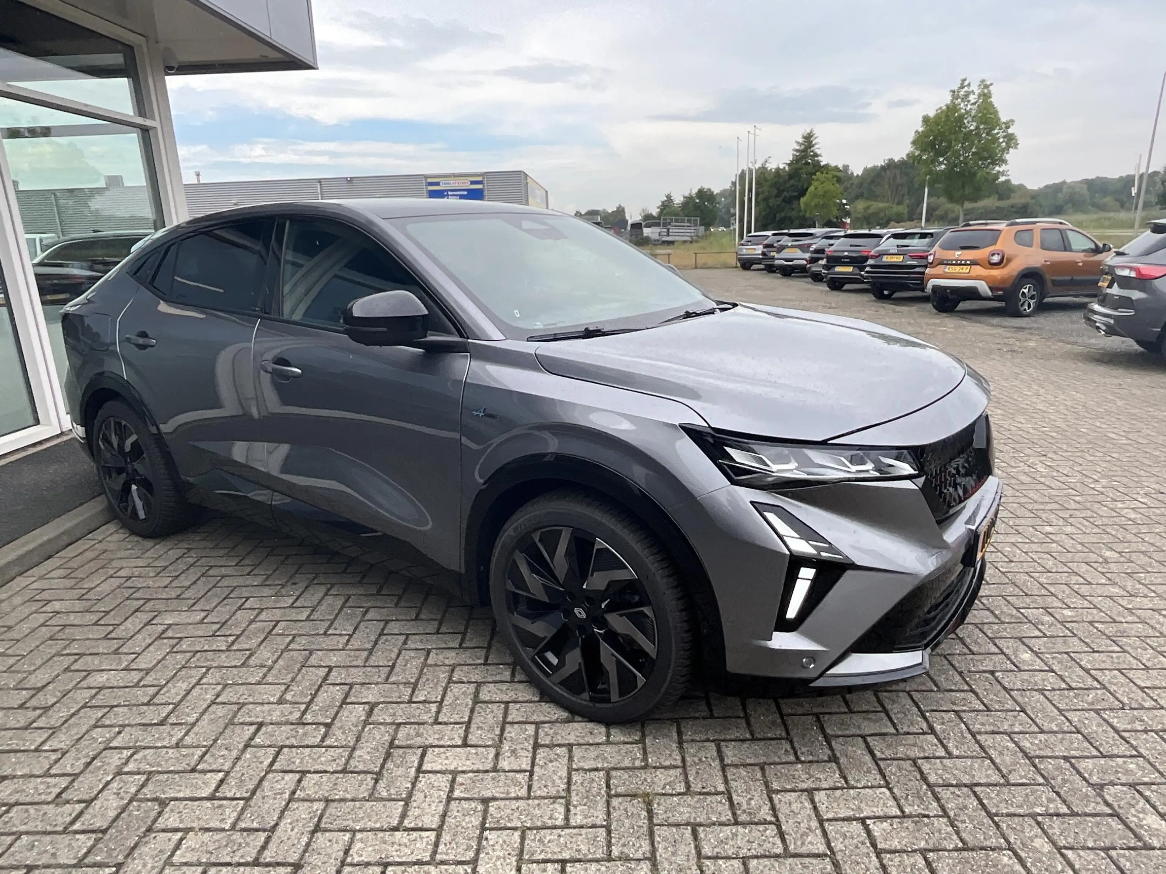 Renault Rafale 1.2 E-Tech 4x4 plug-in hybrid 300 esprit Alpine — photo 3