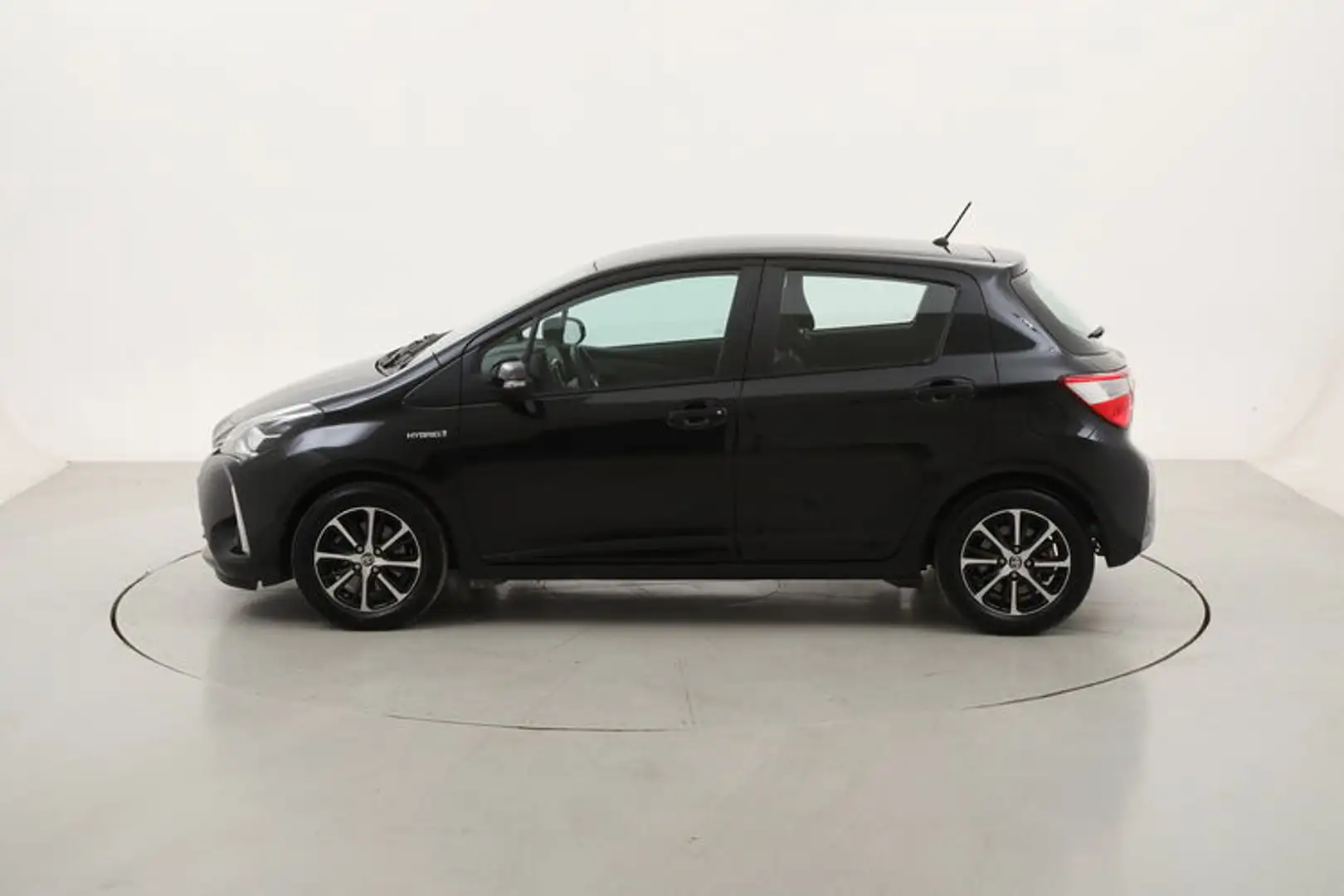 Toyota Yaris Hybrid Active 1.5 Full Hybrid 101CV Nero - 2