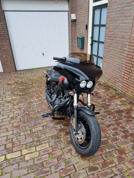 Harley-Davidson Dyna Fat Bob - foto 4