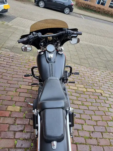 Harley-Davidson Dyna Fat Bob - foto 5