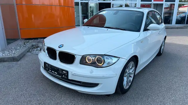 BMW 120 i Limousine /Leder/Xenon