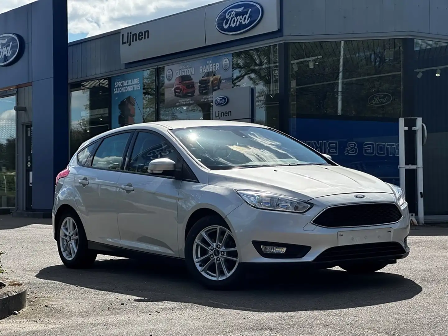 Ford Focus EcoBoost Trend Zilver - 1