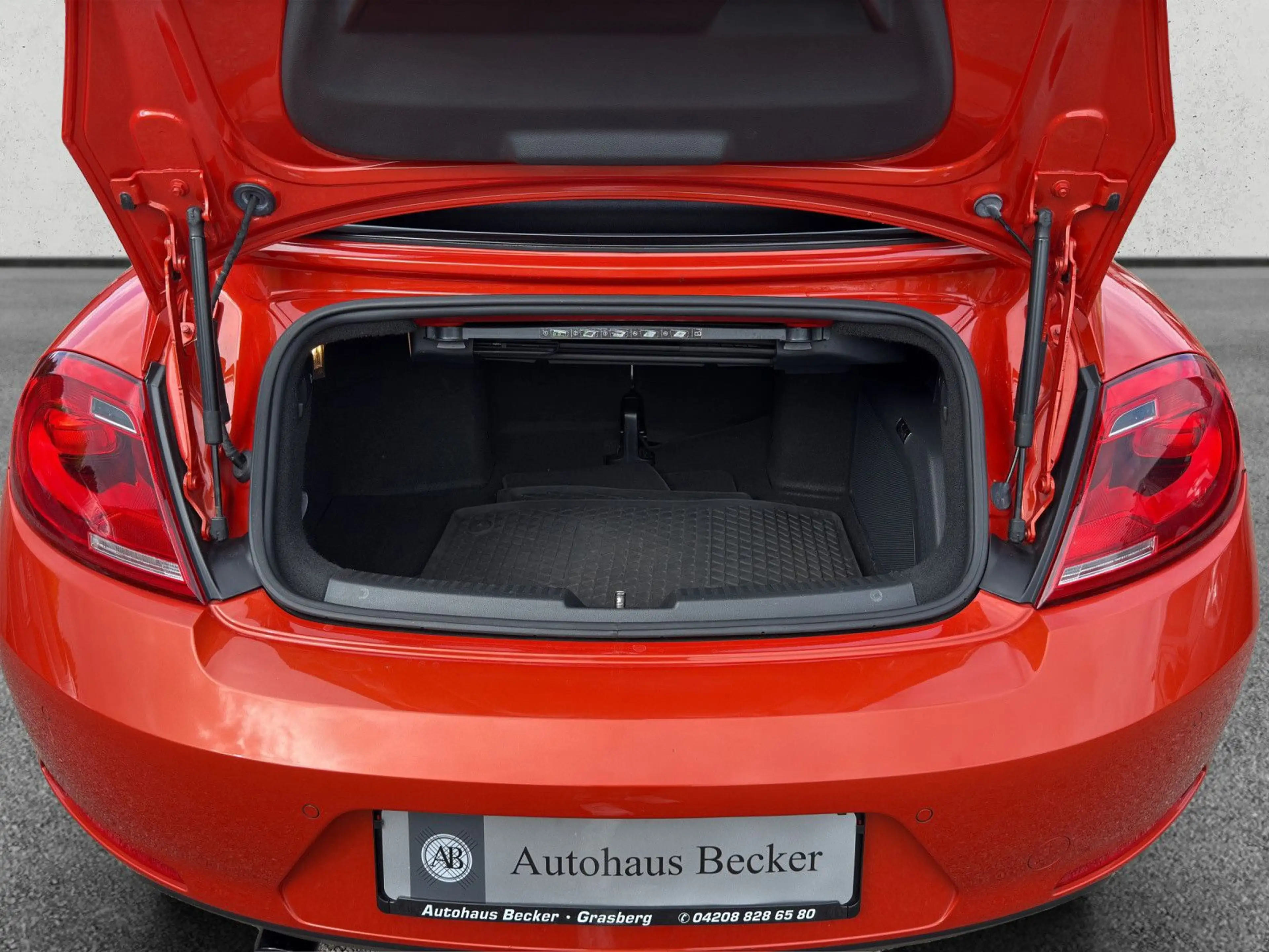 Volkswagen Beetle Cabriolet Club BMT+DSG+XENON+LEDER+KAMERA — photo 11