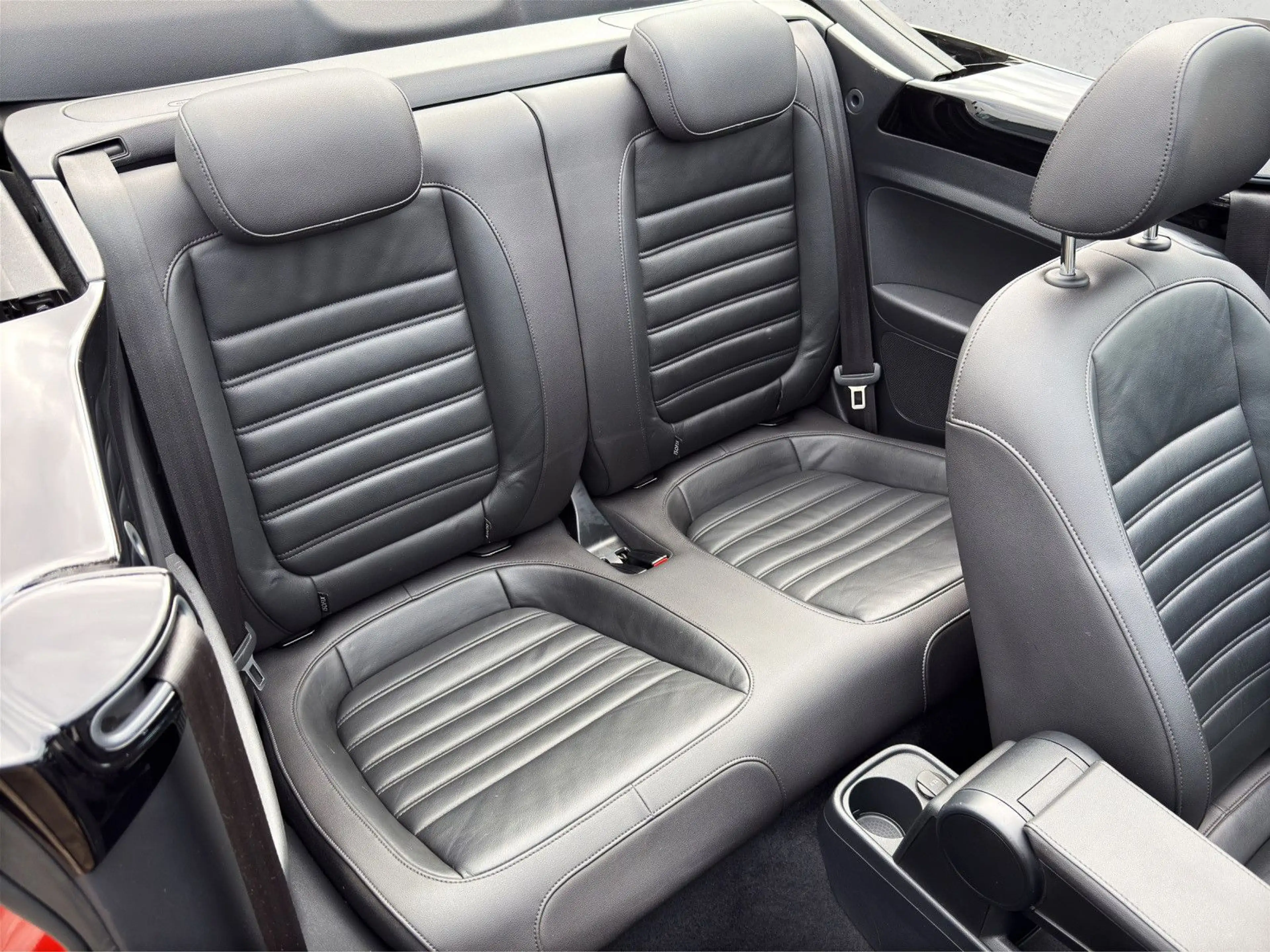 Volkswagen Beetle Cabriolet Club BMT+DSG+XENON+LEDER+KAMERA — photo 12