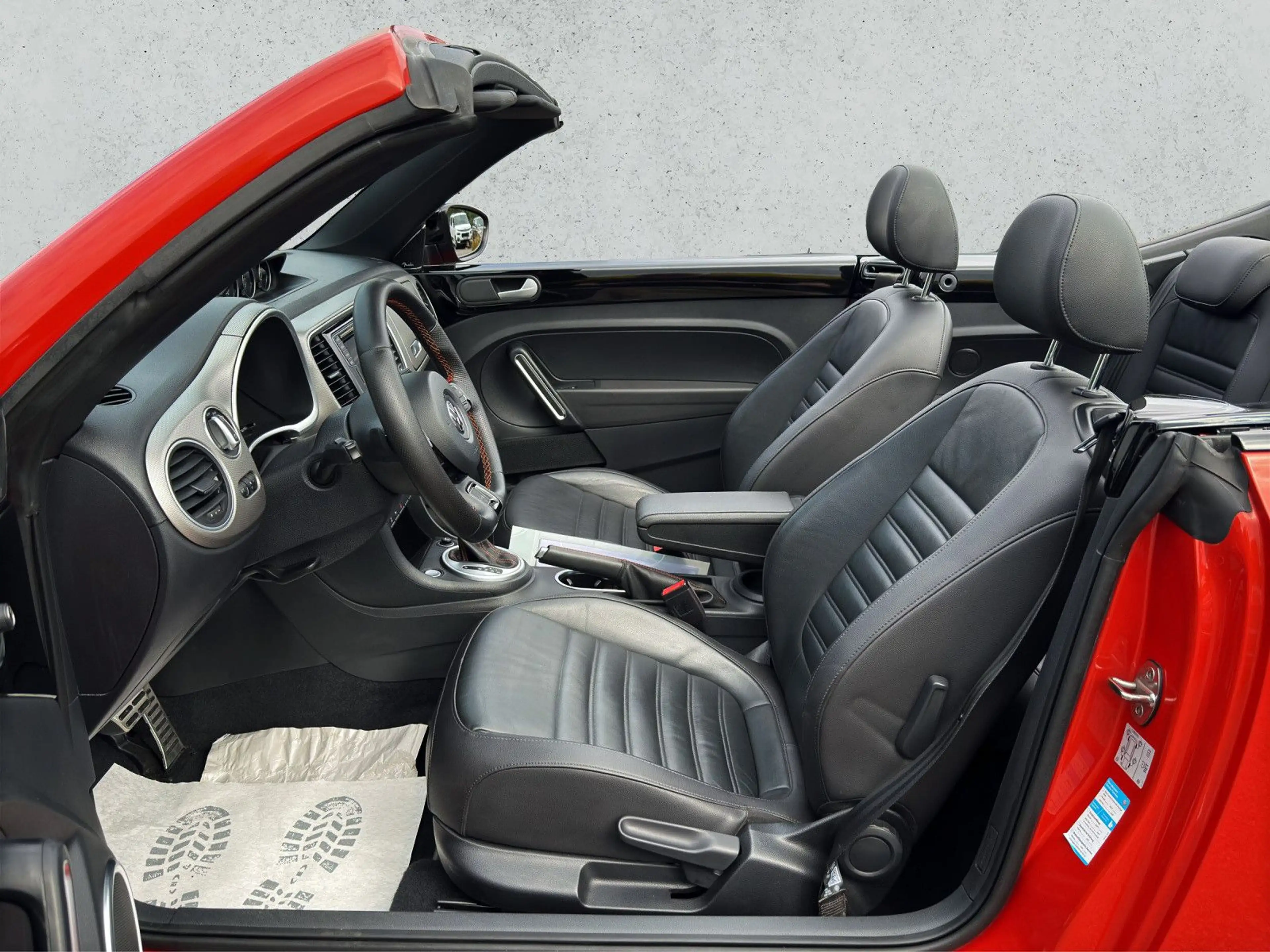 Volkswagen Beetle Cabriolet Club BMT+DSG+XENON+LEDER+KAMERA — photo 9