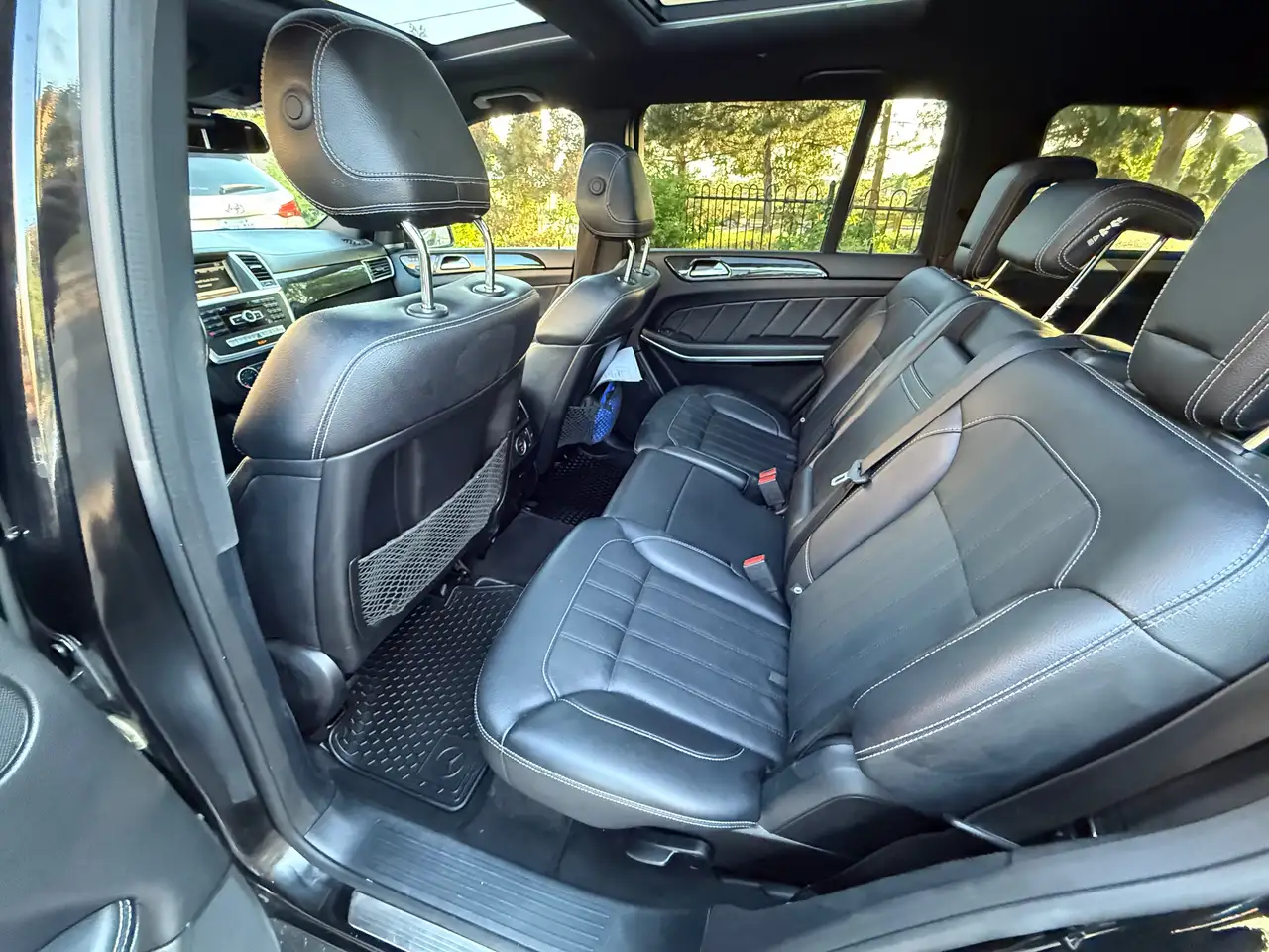 Mercedes-Benz GL-Class снимка Mercedes-Benz GL-Class
