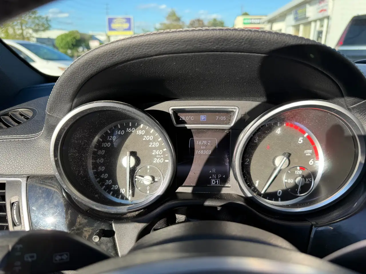 Mercedes-Benz GL-Class снимка Mercedes-Benz GL-Class