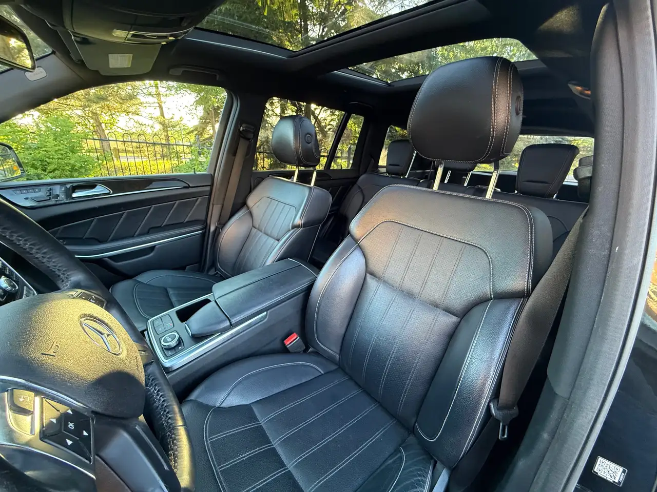 Mercedes-Benz GL-Class снимка Mercedes-Benz GL-Class