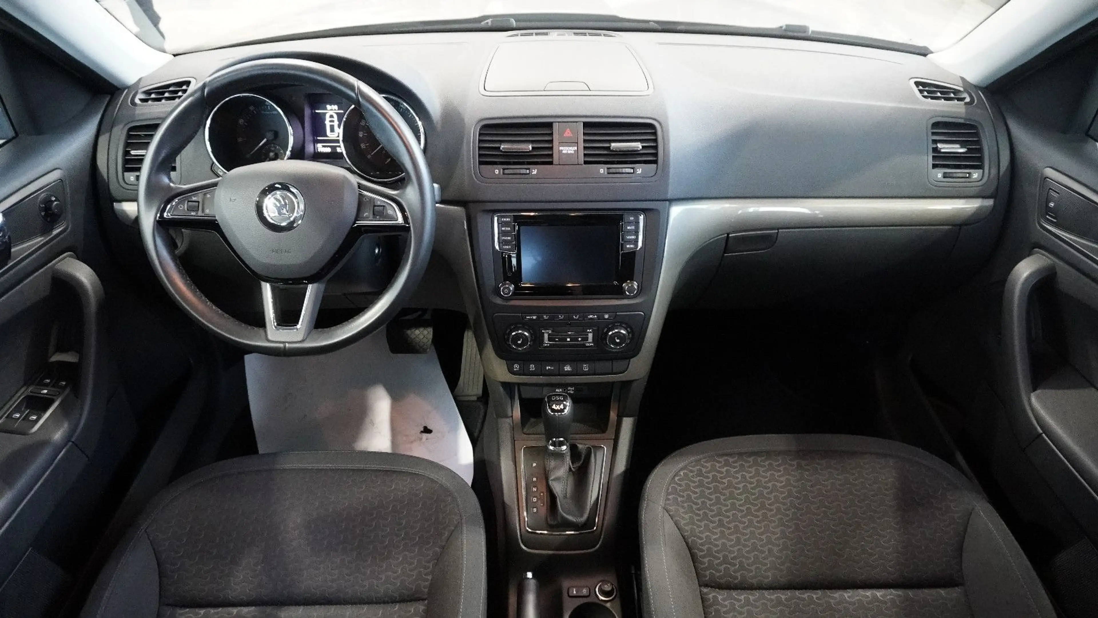 Skoda Yeti Style 4x4*AHK*BI-XENON*DAB* — photo 9