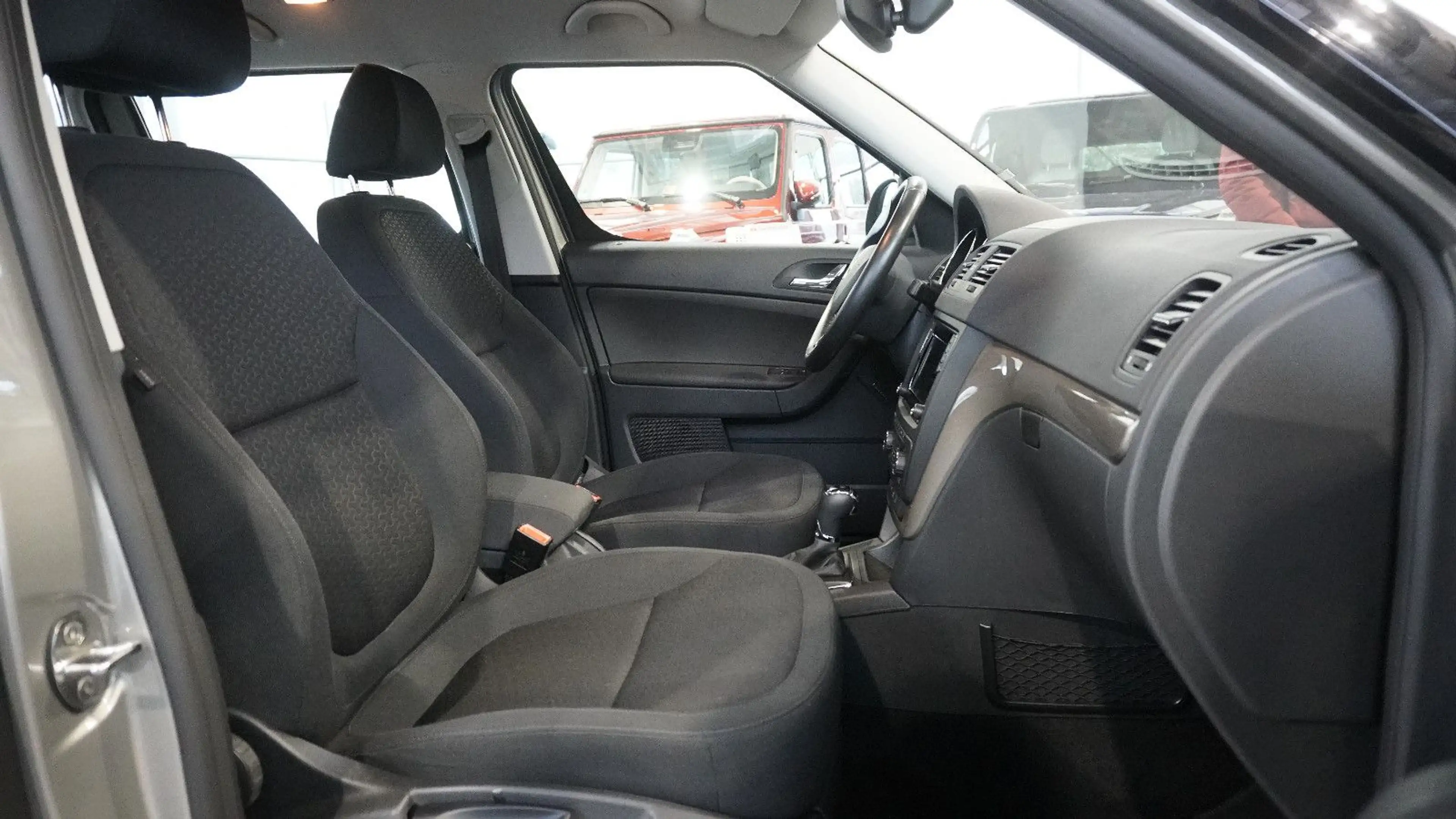 Skoda Yeti Style 4x4*AHK*BI-XENON*DAB* — photo 10