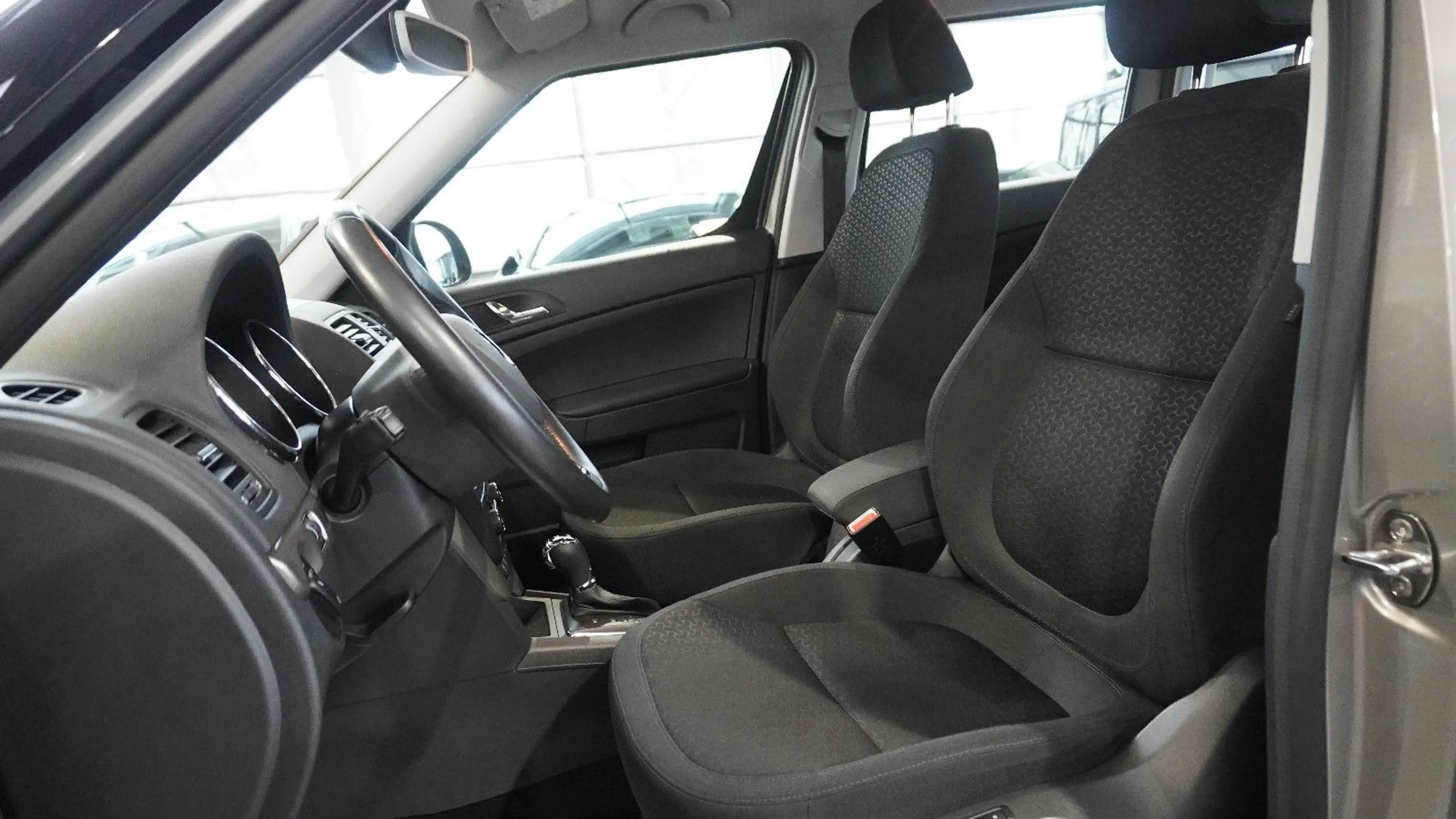 Skoda Yeti Style 4x4*AHK*BI-XENON*DAB* — photo 8