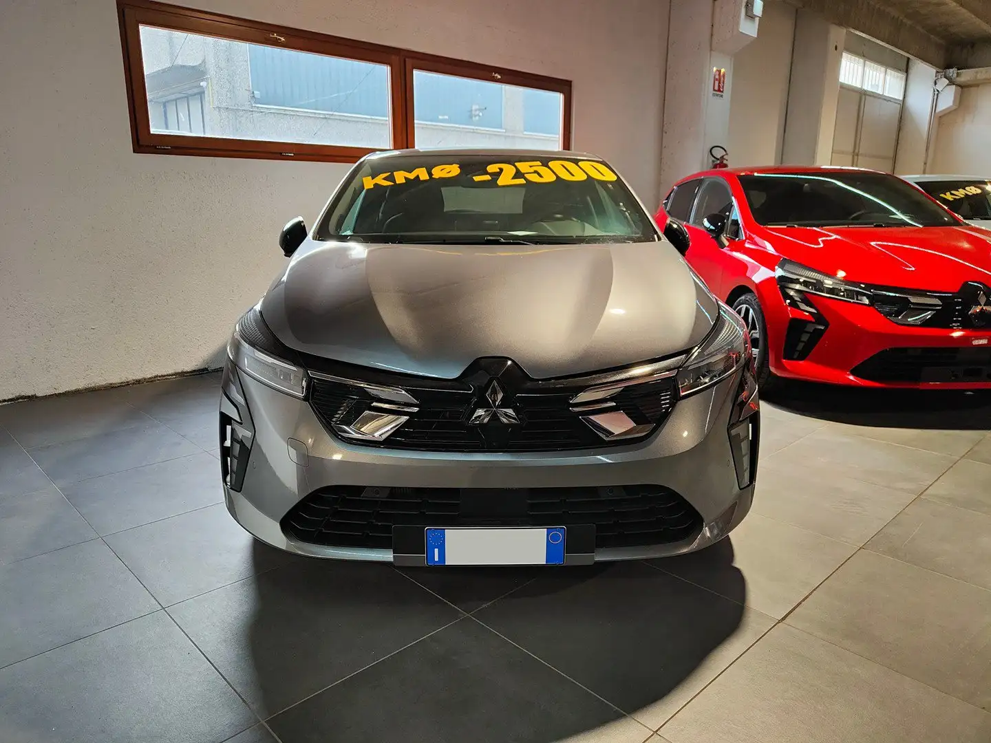 Mitsubishi Colt 1.6L Full Hybrid Instyle Gris - 2