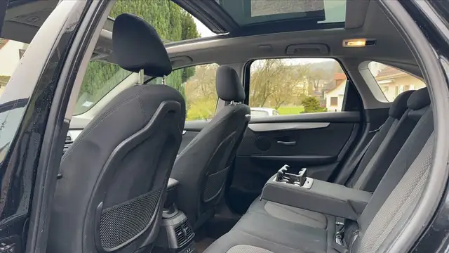 BMW 2 Series view 9