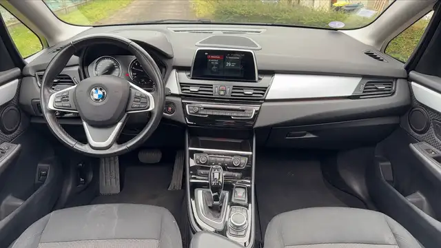 BMW 2 Series view 11