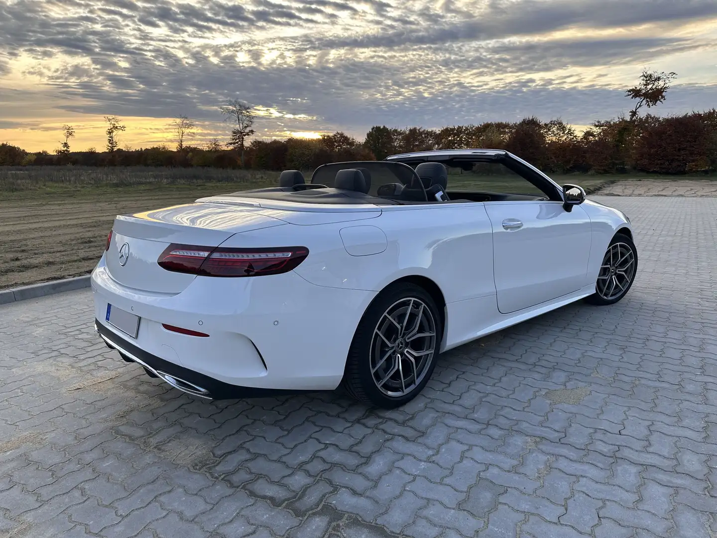 Mercedes-Benz E 400 d 4matic Cabrio AMG+Beam+Airscarf+Burm+Wide+Nappa Weiß - 2