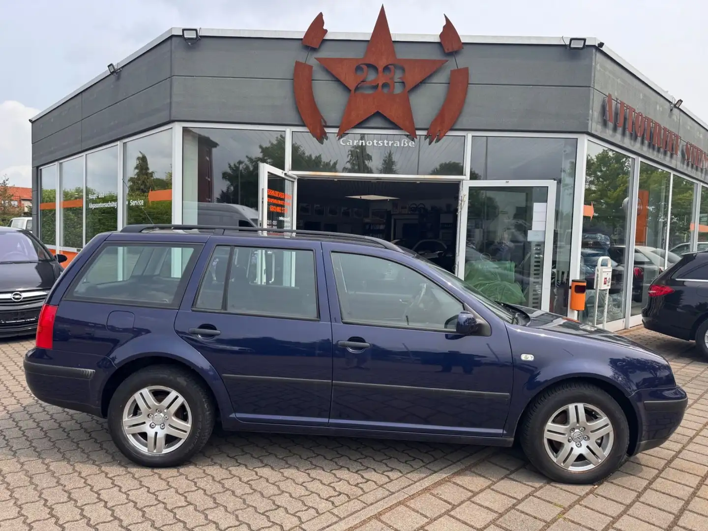 Volkswagen Golf Variant , HU 09/25 Blau - 1
