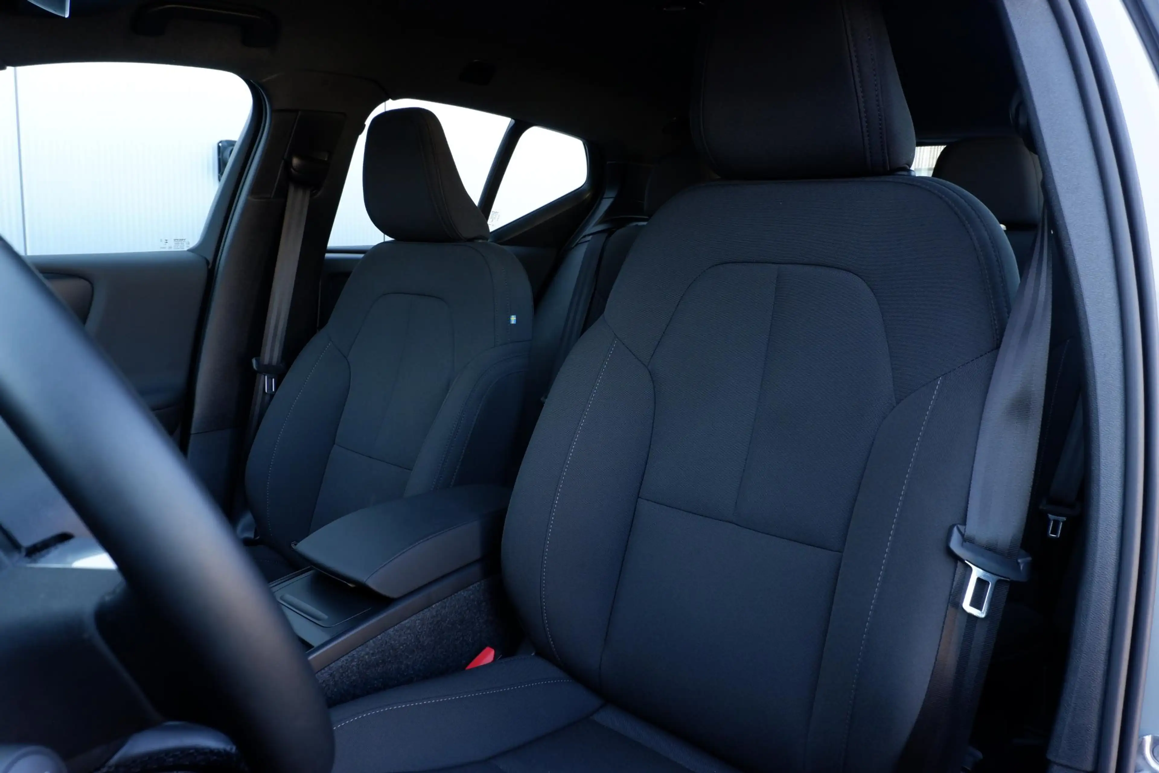 Volvo EX40 Single Motor Extended Range Plus 82 kWh | Trekhaak — photo 4