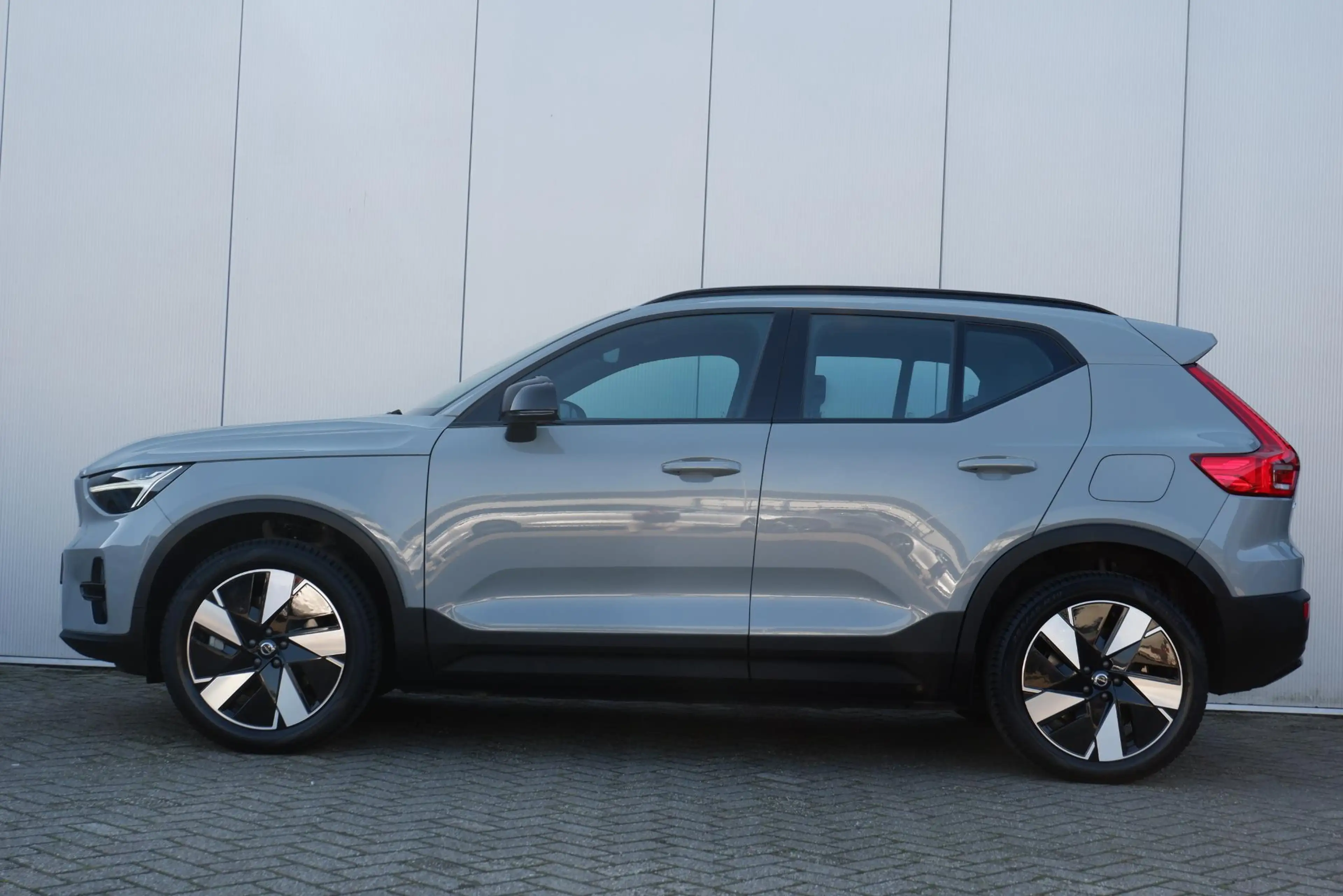 Volvo EX40 Single Motor Extended Range Plus 82 kWh | Trekhaak — photo 9