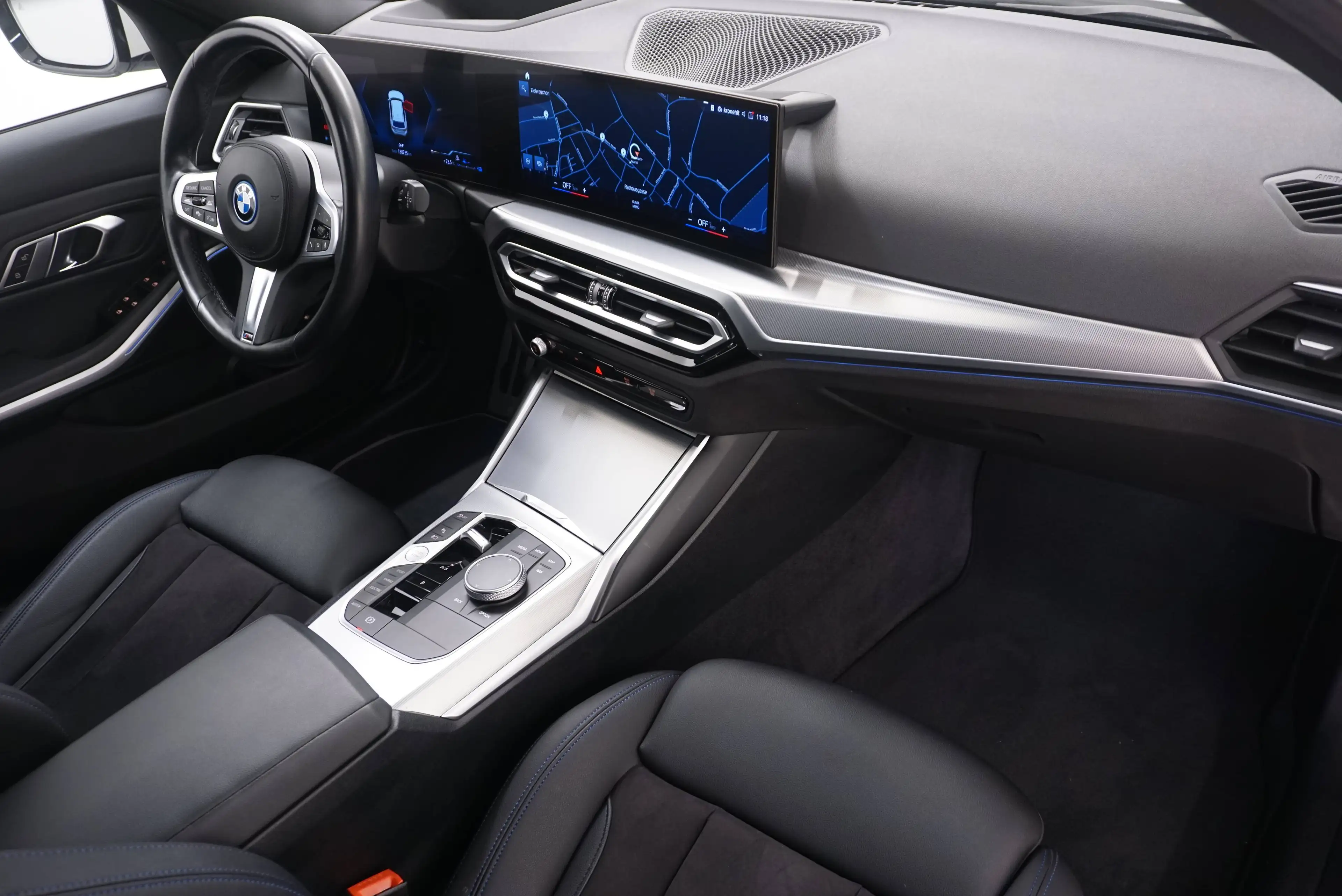 BMW 330 e M Sport // Abstandstempomat // — photo 20