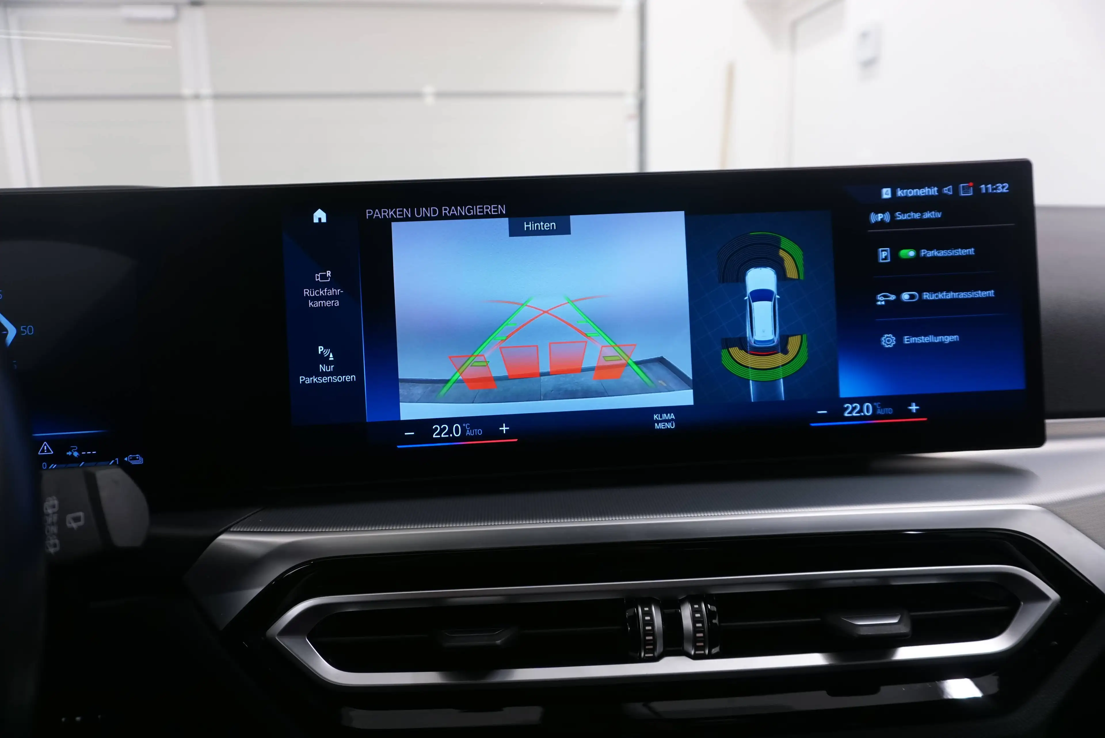 BMW 330 e M Sport // Abstandstempomat // — photo 13