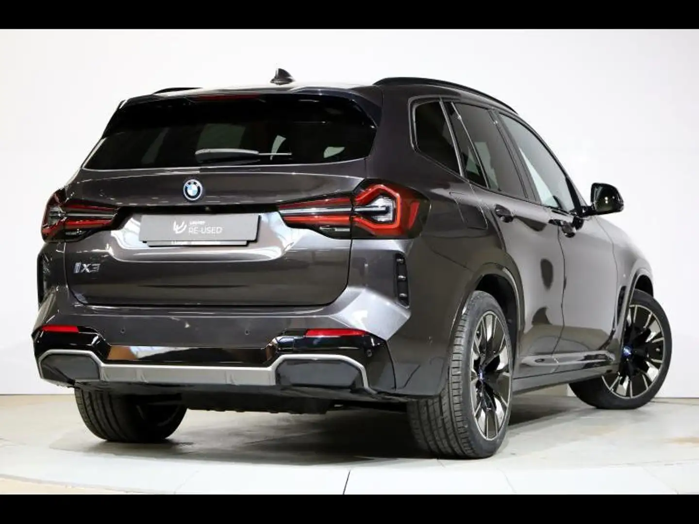 BMW iX3 Impressive Kit M Sport Grijs - 2