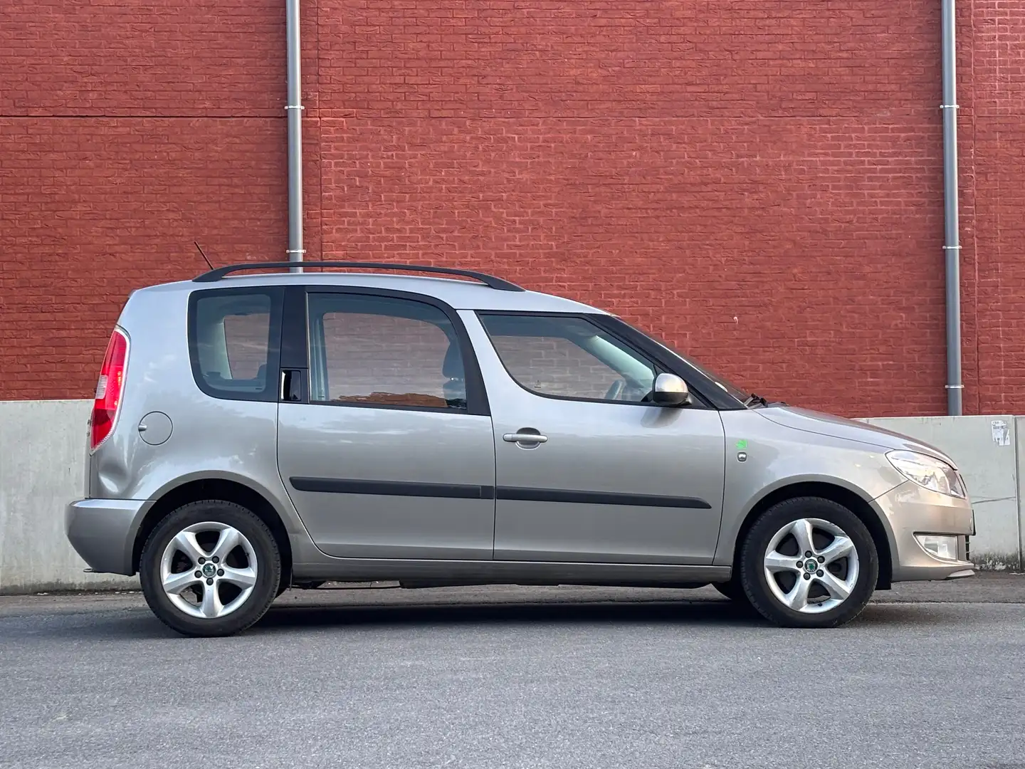 Skoda Roomster Roomster 1.2 CR TDi Elegance DPF Argent - 2