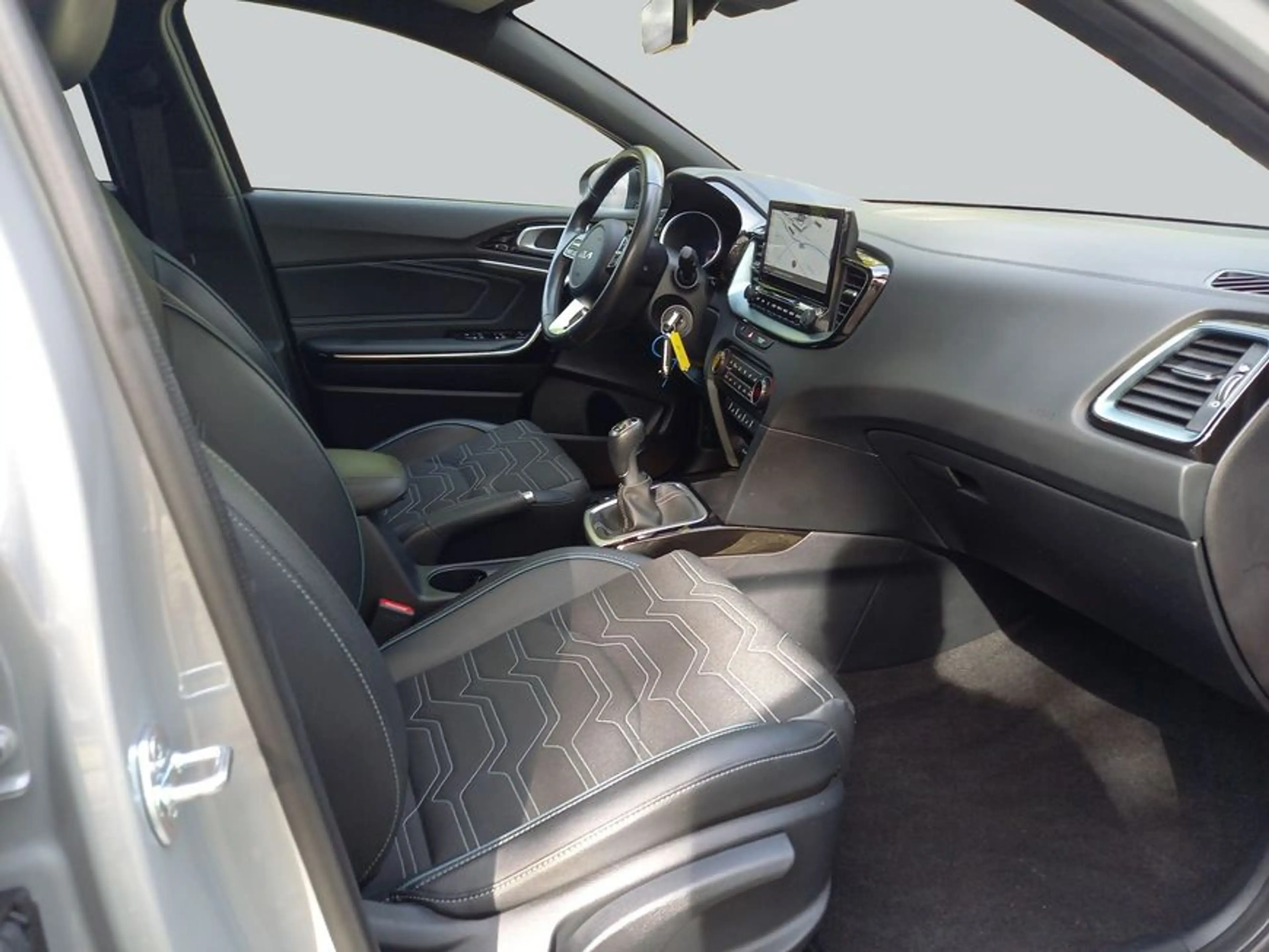 Kia Ceed SW / cee'd SW Ceed SW 1.5 T-GDI OPF Nightline Edition Winterreif — photo 12
