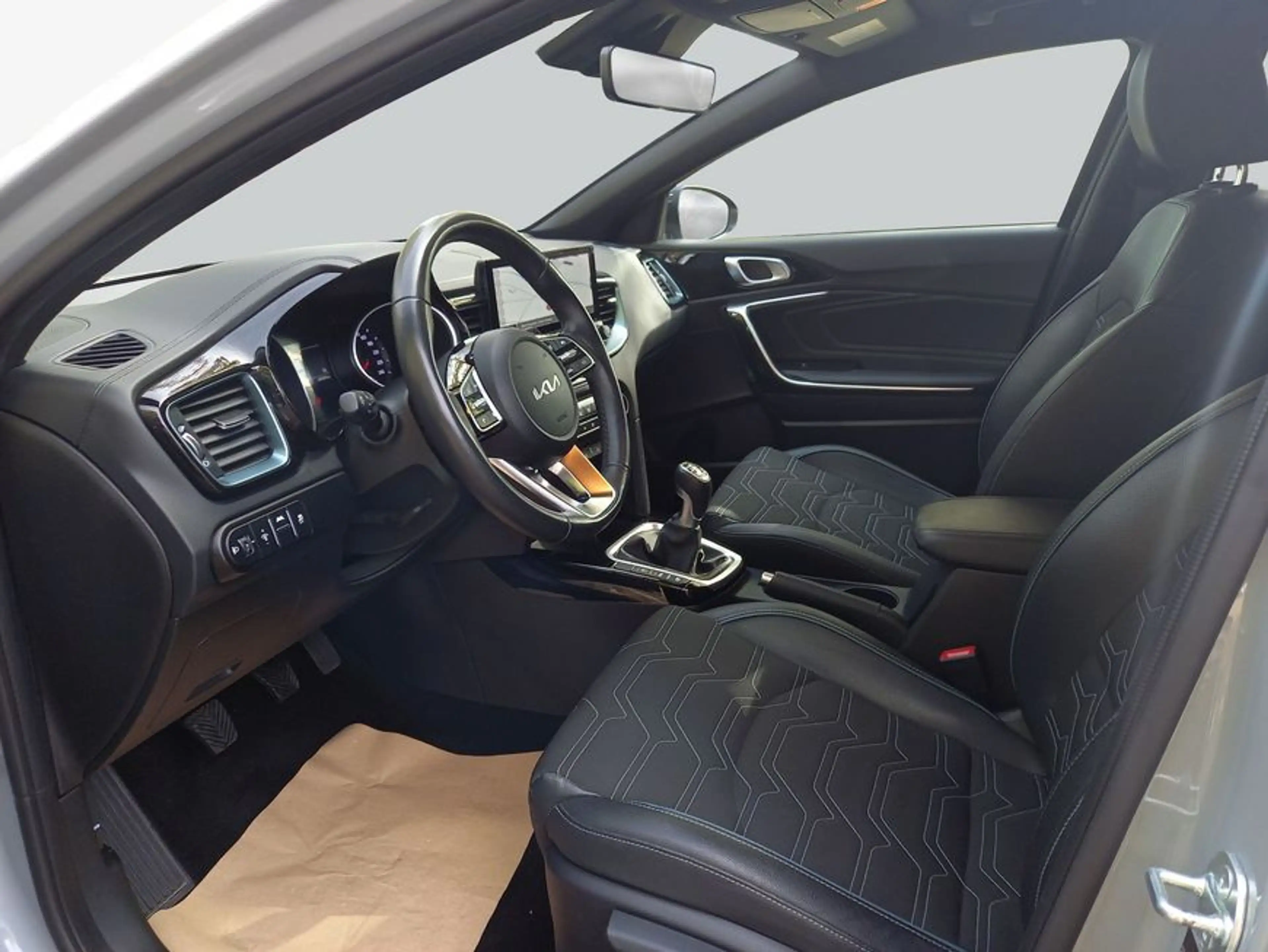 Kia Ceed SW / cee'd SW Ceed SW 1.5 T-GDI OPF Nightline Edition Winterreif — photo 9
