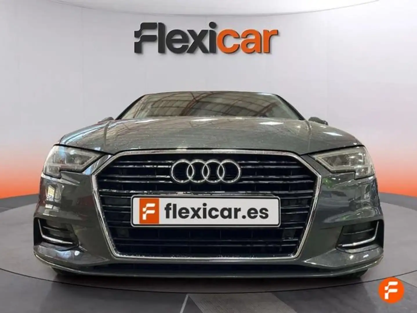 Audi A3 Sedán 1.6TDI Design Edition 85kW Gris - 2