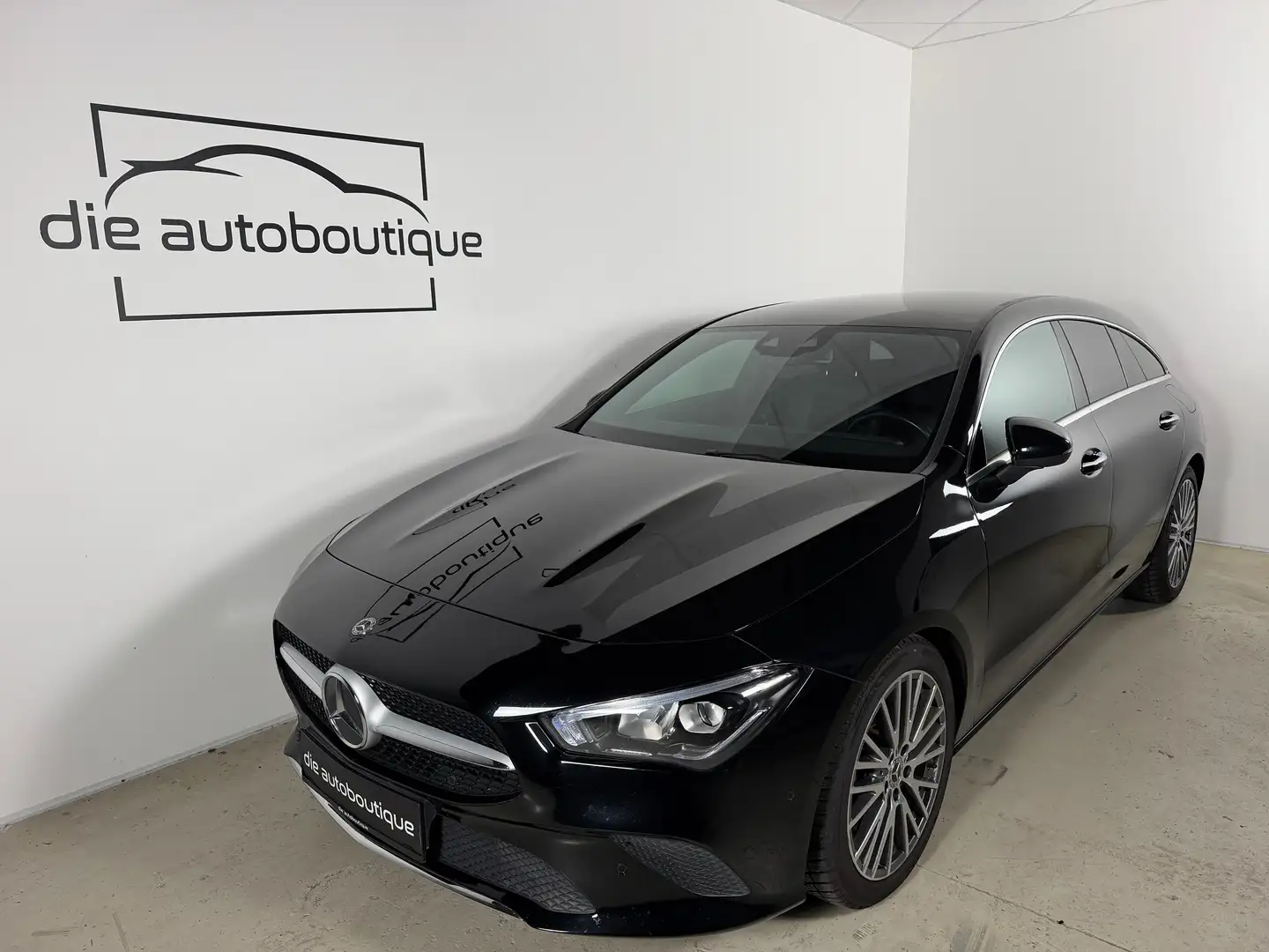 Mercedes-Benz CLA 220 d Shooting Brake // LED // 18'' // AHK // Schwarz - 2