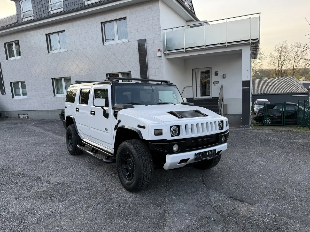 HUMMER H2