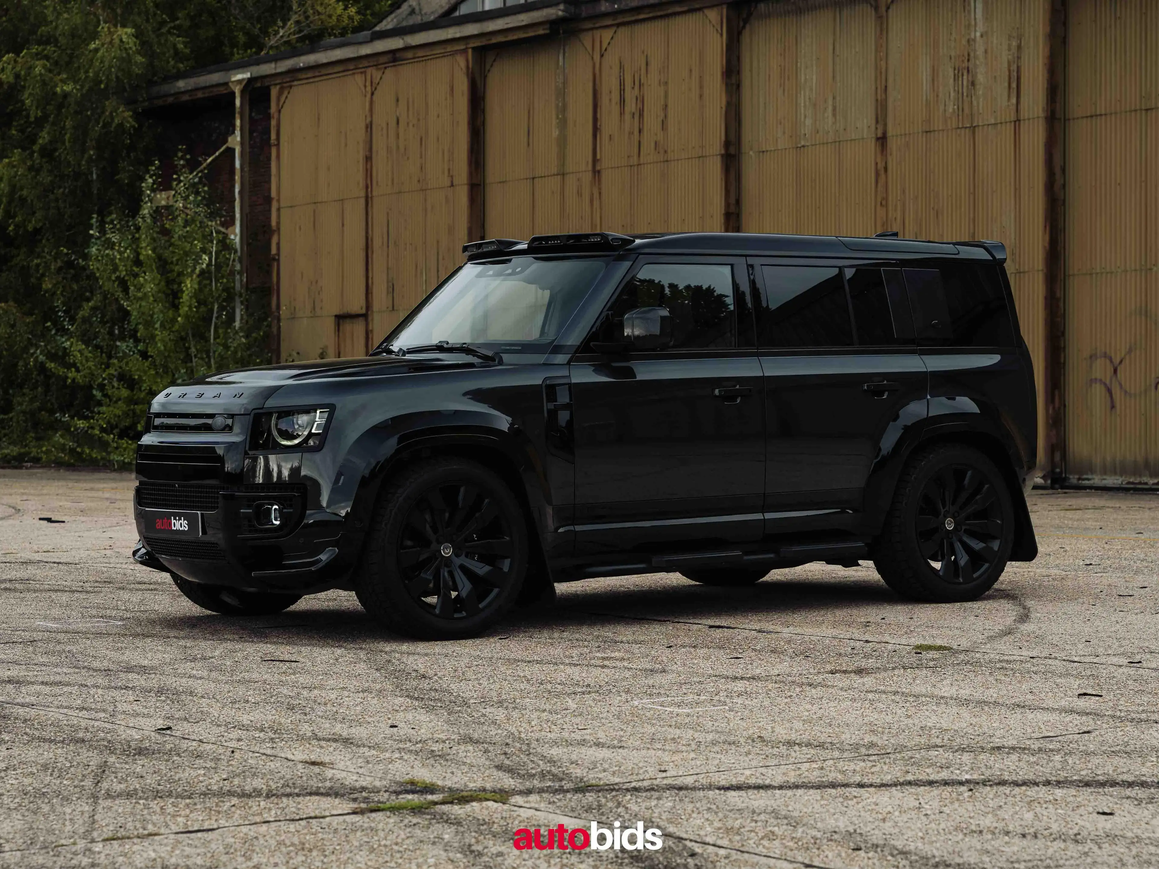 Land Rover Defender 110 V8 URBAN Widetrack — photo 4